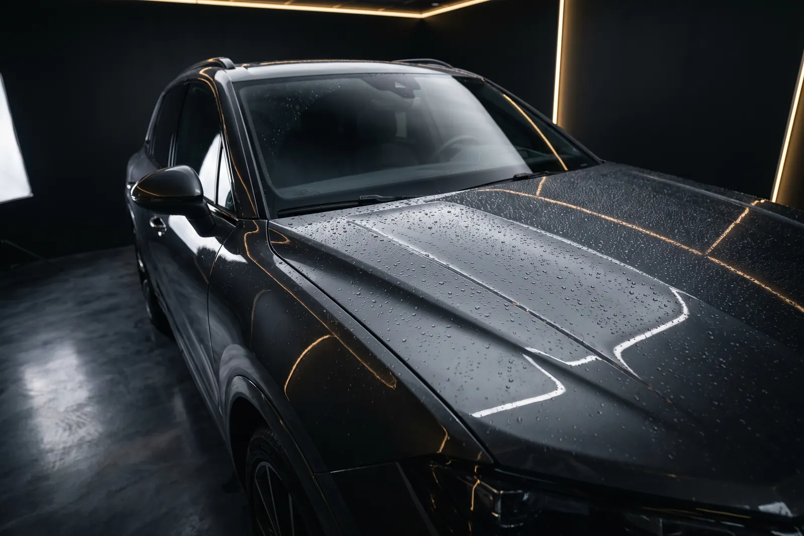 The same panel protected by paint protection film, reflection unbroken